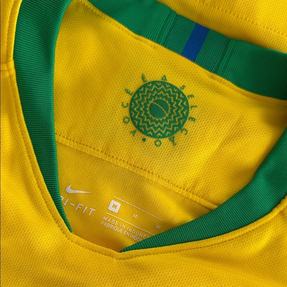 NIKE Women’s Brazil Soccer Yellow Jersey World Cup 2018 Sz M - Picture 4 of 6